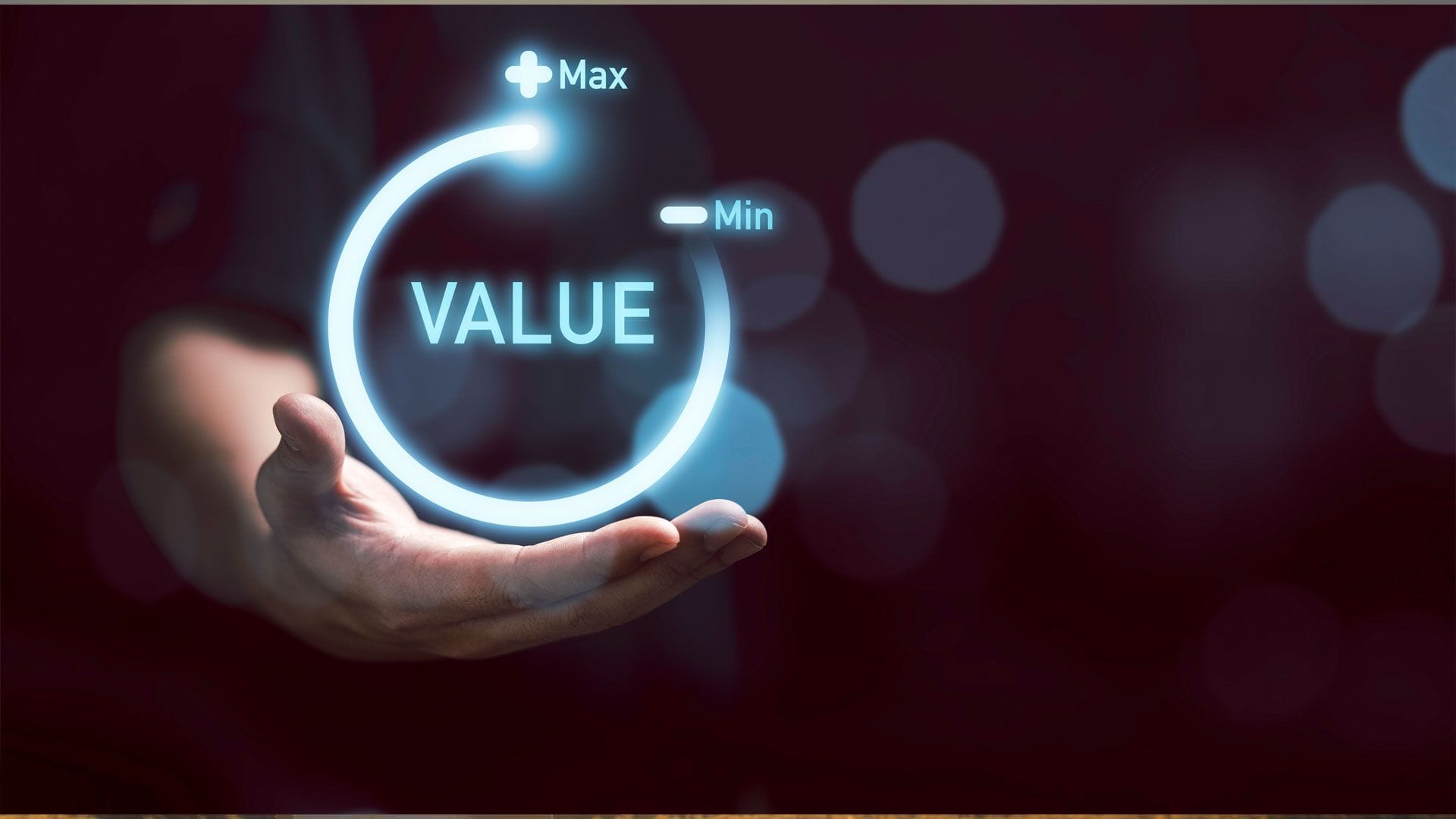 Wert (Value) vor Wachstum (Growth): Finanzexperten, wie Tilmann Galler gehen davon aus, dass günstige Aktien von herausragenden Firmen sich langfristig positiver auf Ihr Portfolio auswirken können als Aktien von Firmen, die ein starkes Wachstum verzeichnen.