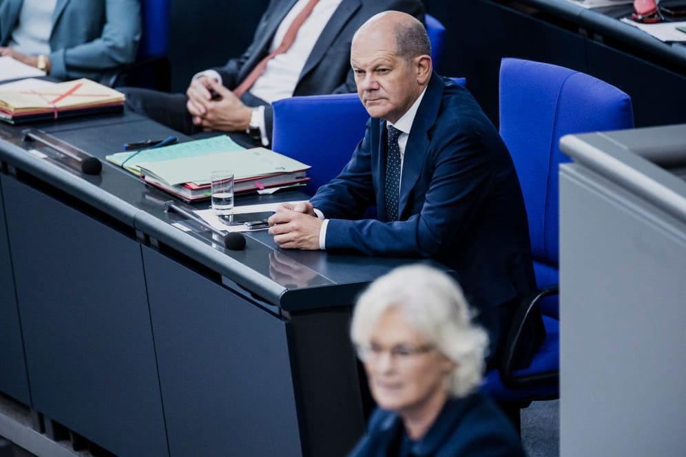 Der Kanzler und seine Ex-Ministerin: Scholz steht unter Druck, diesmal eine bessere Wahl zu treffen.