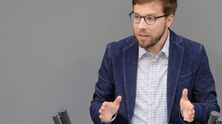 Victor Perli kritisiert Raststätten-Betreiber: "Die Tank & Rast wird von windigen Finanzinvestoren für die maximale Rendite ausgeschlachtet."