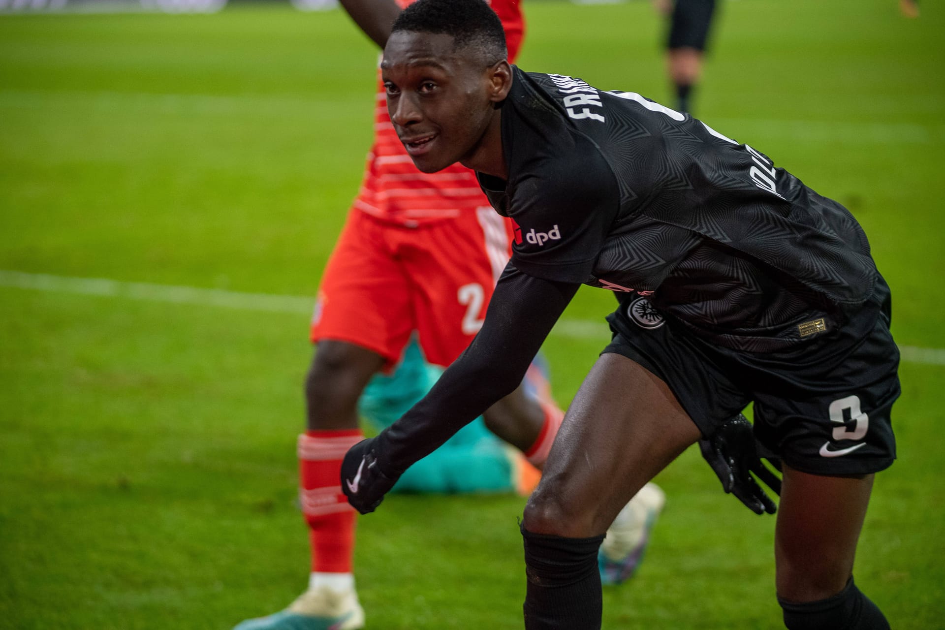 Randal Kolo Muani beim Spiel gegen den FC Bayern: Der Stürmer von Eintracht Frankfurt startete in dieser Saison durch.