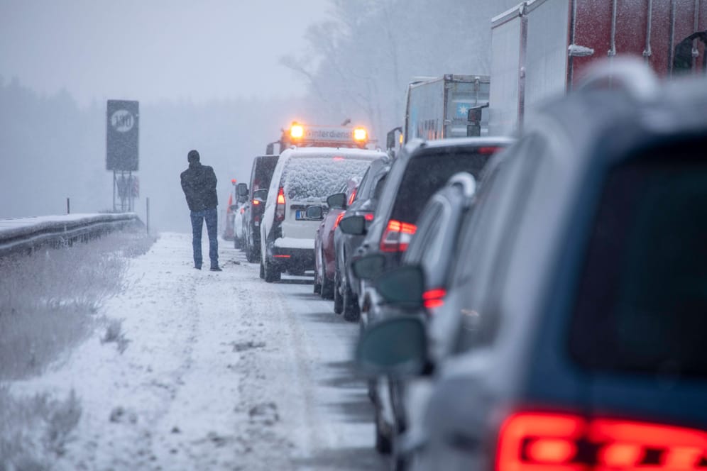 Verschärfte Witterung: Intensive Schneefälle sorgten Mitte Januar in weiten Teilen Ostdeutschlands für Staus.