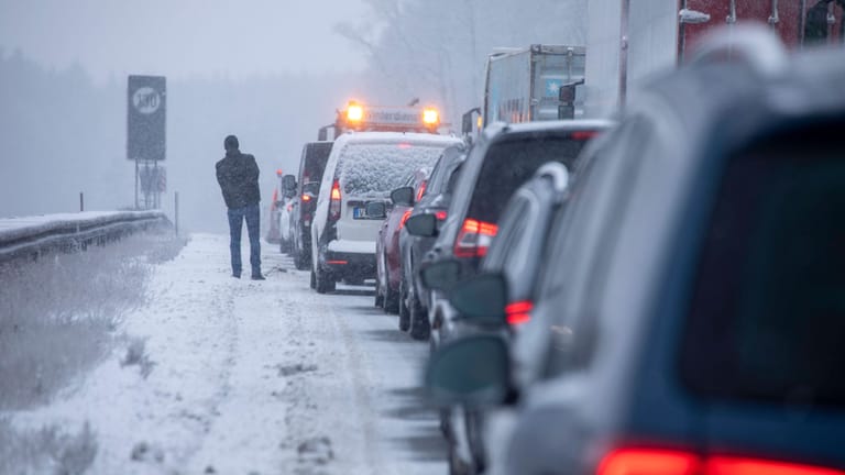 Verschärfte Witterung: Intensive Schneefälle sorgten Mitte Januar in weiten Teilen Ostdeutschlands für Staus.