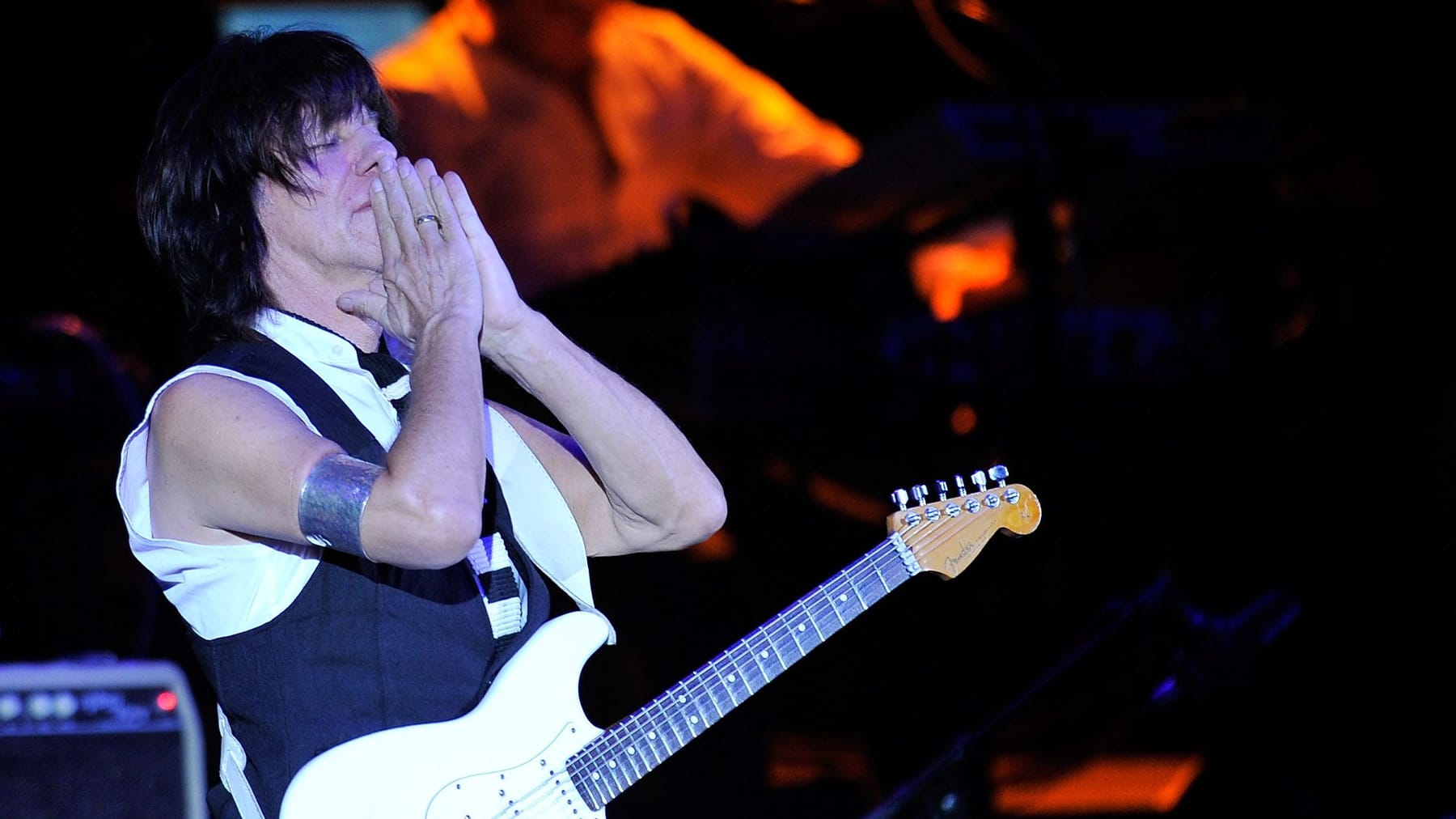 Rock Legend Jeff Beck Is Dead - Celebrity Gossip News