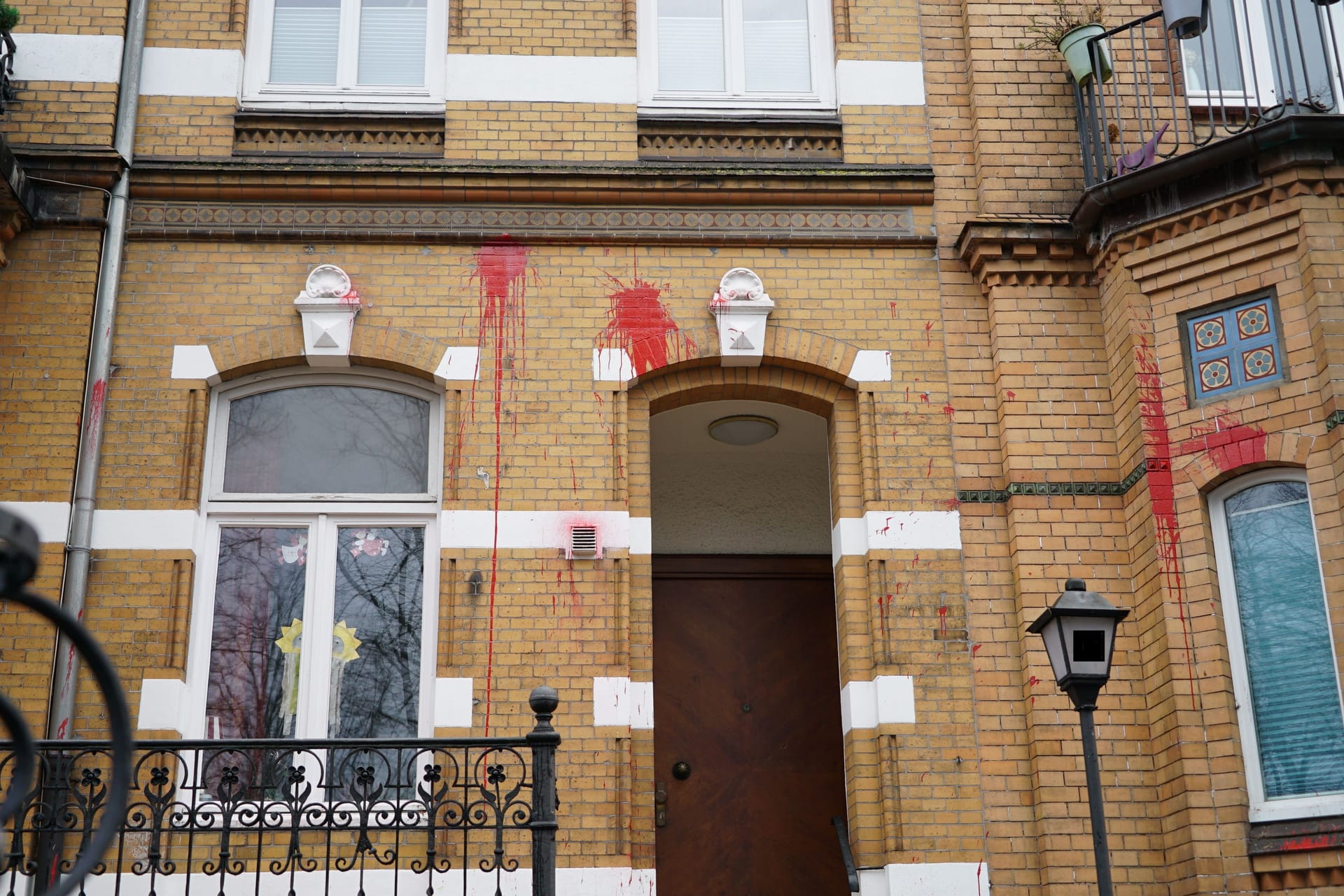 Auf das Haus der Zweiten Bürgermeisterin von Hamburg, Katharina Fegebank (Grüne), wurde ein Farbanschlag verübt.