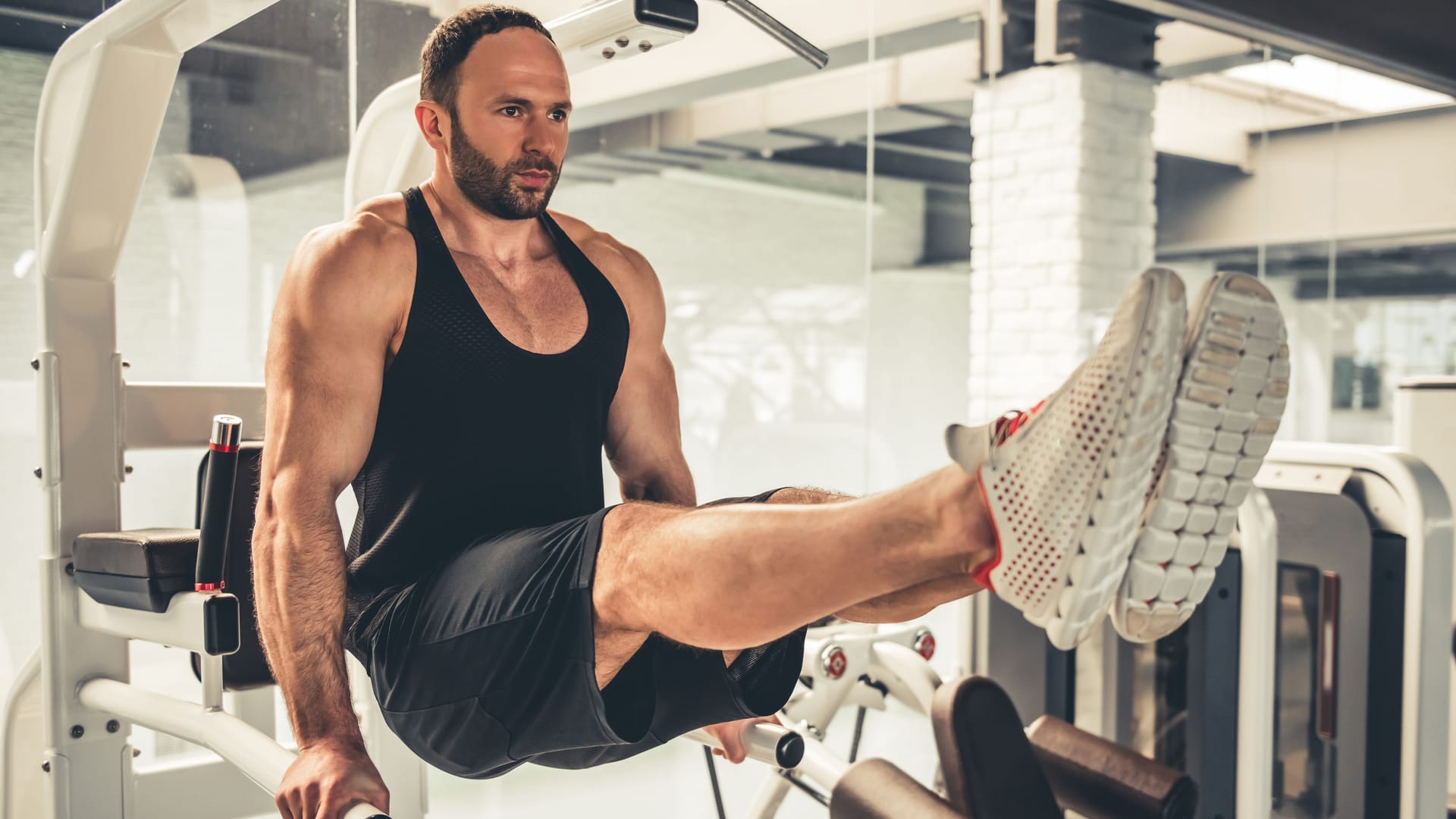 Mit dem Power Tower trainieren Sie wie im Fitnessstudio. (Symbolbild)