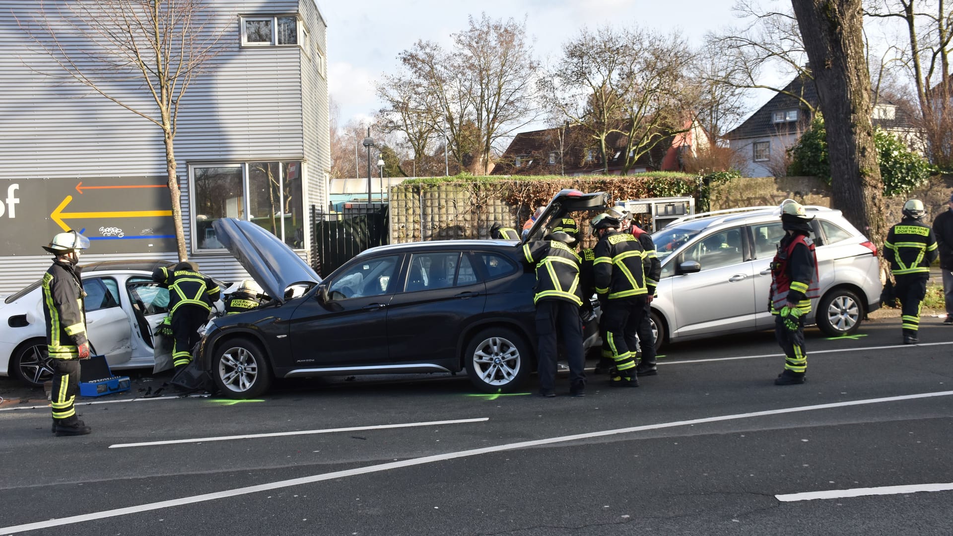 Insgesamt 39 Einsatzkräfte eilten zur Unfallstelle.