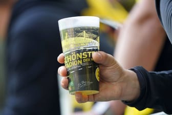 Das Bier wird im Dortmunder Stadion nun teurer.