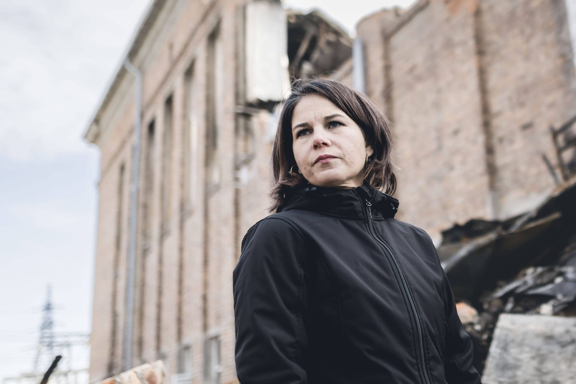 Bundesaussenministerin Annalena Baerbock besucht eine zerstoerte Heizkesselanlage in Charkiw