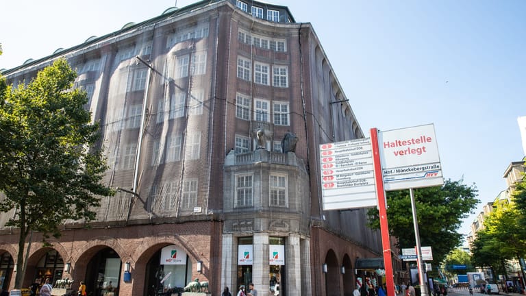 Blick auf das "Klöpperhaus" an der Mönckebergstraße: Die neuen Eigentümer haben große Ambitionen.