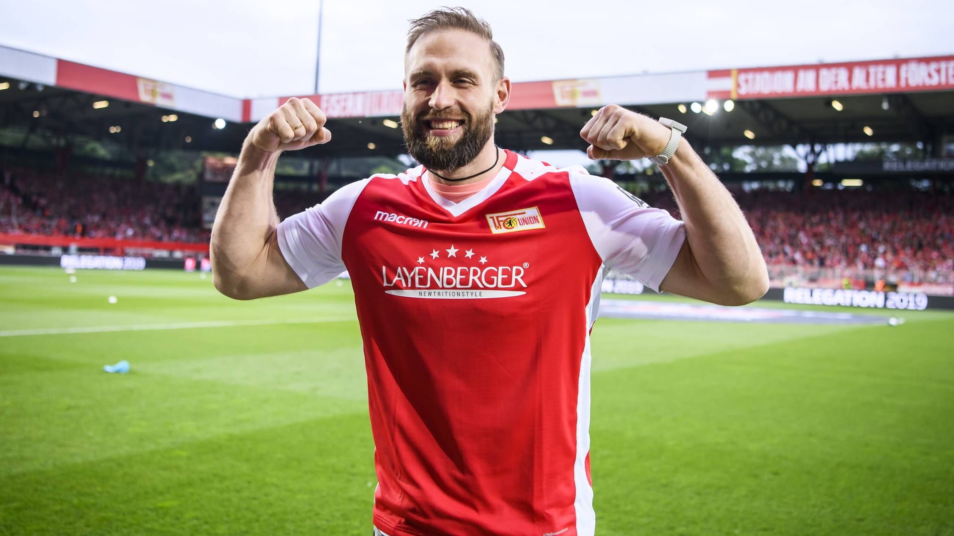 Robert Harting im Sommer 2019 vor einem Heimspiel von Union Berlin.