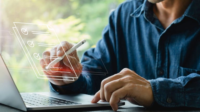 ﻿Unterschrift in Word: Eine digitale Unterschrift erspart zusätzliches Ausdrucken von Papier.