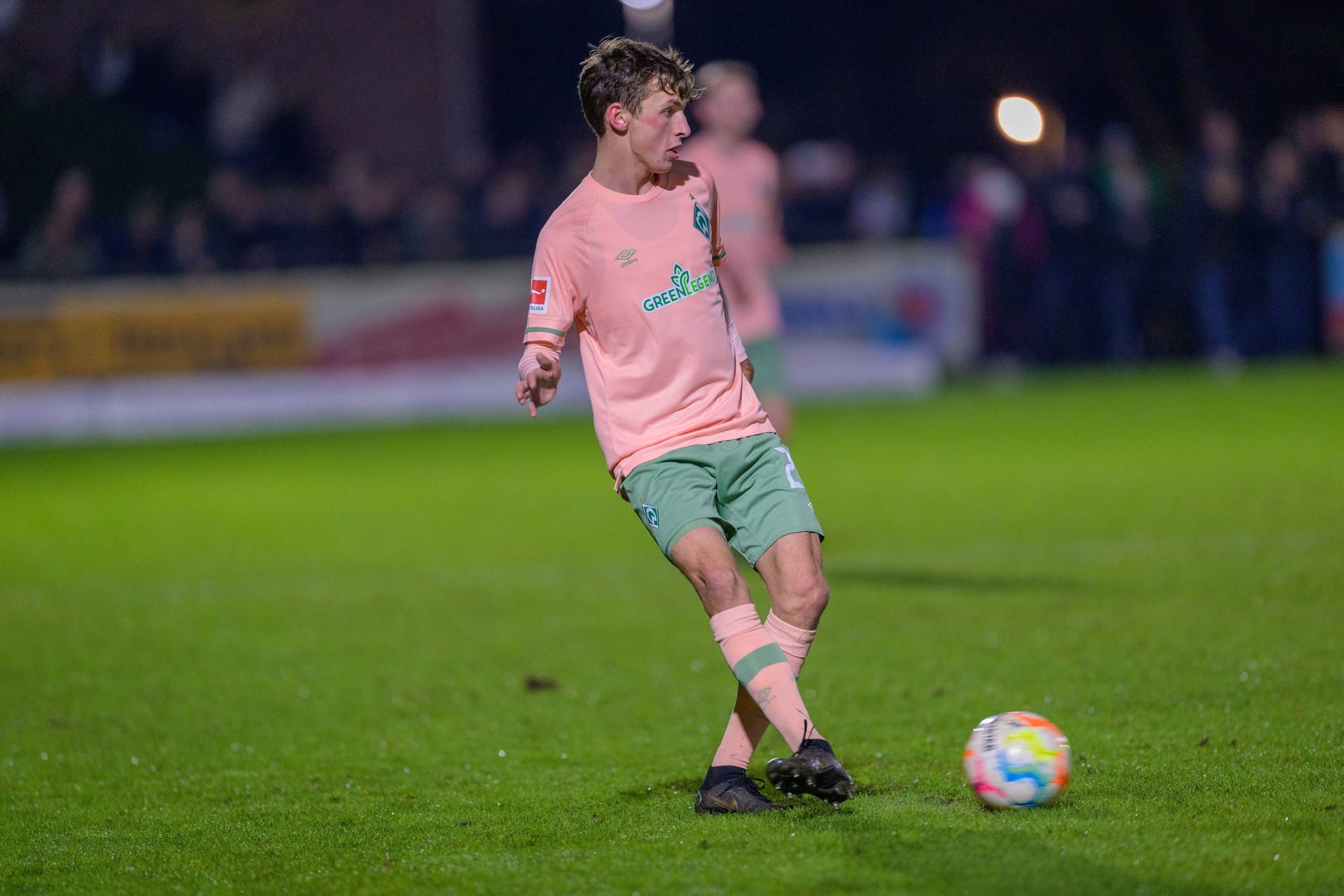 SV Werder Bremen. Neuzugänge: Keine Neuzugänge. Abgänge: Benjamin Goller (1. FC Nürnberg, Bild), Nicolai Rapp (1. FC Kaiserslautern, Leihe).