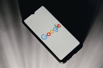Google: Das Geschäftsmodell baut auf der Verarbeitung von Nutzerdaten auf.