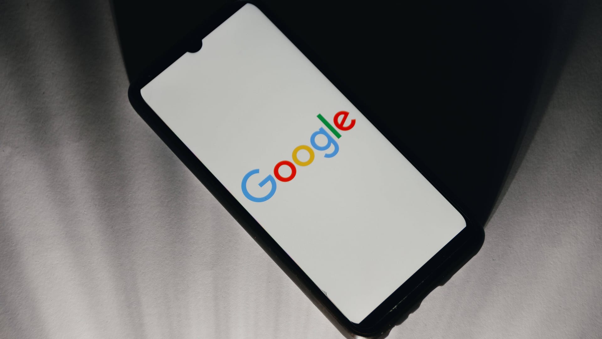 Google: Das Geschäftsmodell baut auf der Verarbeitung von Nutzerdaten auf. Google: Das Geschäftsmodell baut auf der Verarbeitung von Nutzerdaten auf.