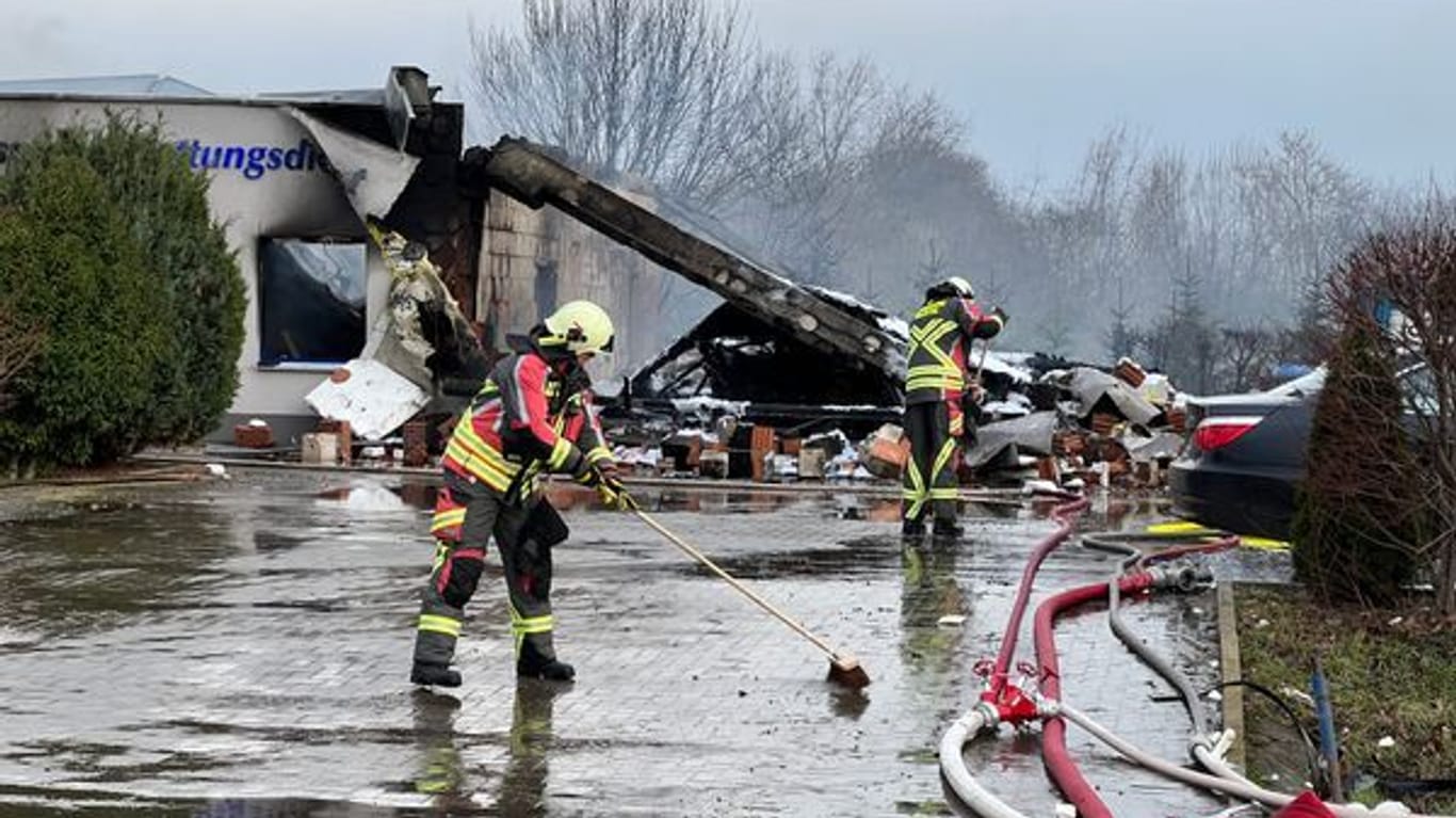 Osterwedding: Die Rettungswache stand in Flammen.