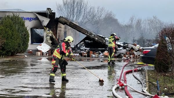 Osterwedding: Die Rettungswache stand in Flammen.