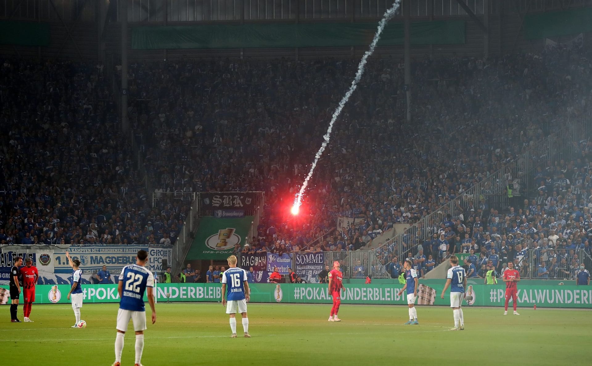 Frankfurt muss für Fehlverhalten der Fans zahlen.