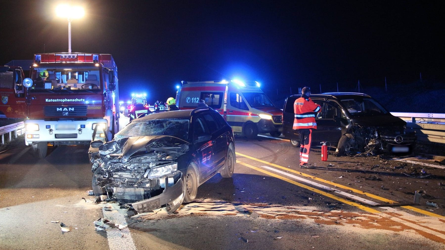 Landkreis Leipzig: Pkw Kracht Frontal In Anderes Auto – Sechs Verletzte