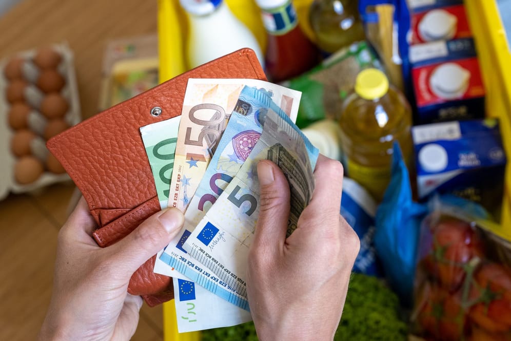 Wocheneinkauf (Symbolbild): Die Lebensmittelpreise zählen zu den Preistreibern in Deutschland.