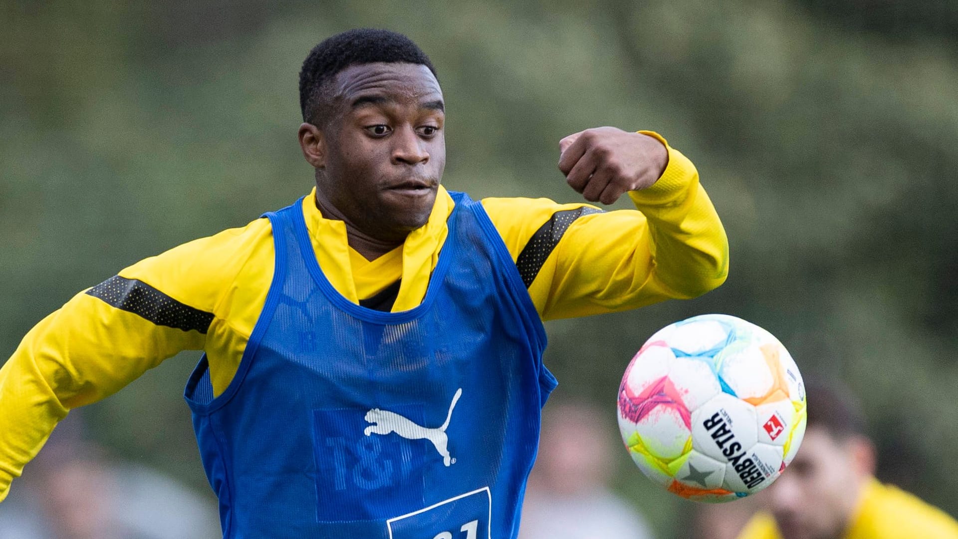 Youssoufa Moukoko: Der BVB-Youngster lässt seine Zukunft noch offen. Youssoufa Moukoko: Der BVB-Youngster lässt seine Zukunft noch offen.