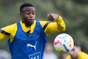 Youssoufa Moukoko: Der BVB-Youngster lässt seine Zukunft noch offen.