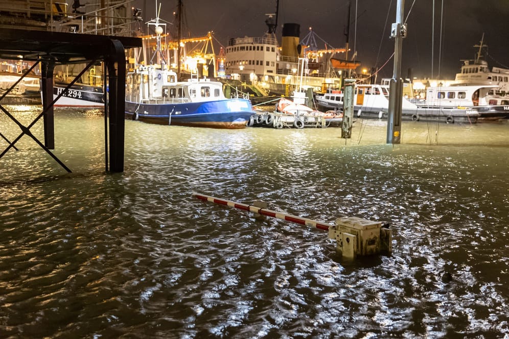 Hochwasser in Hamburg an der Elbe