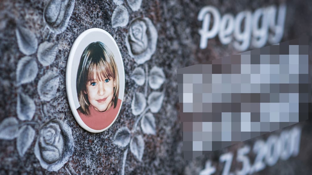 Ein Gedenkstein mit dem Porträt von Peggy: Das Mädchen verschwand auf dem Schulweg.