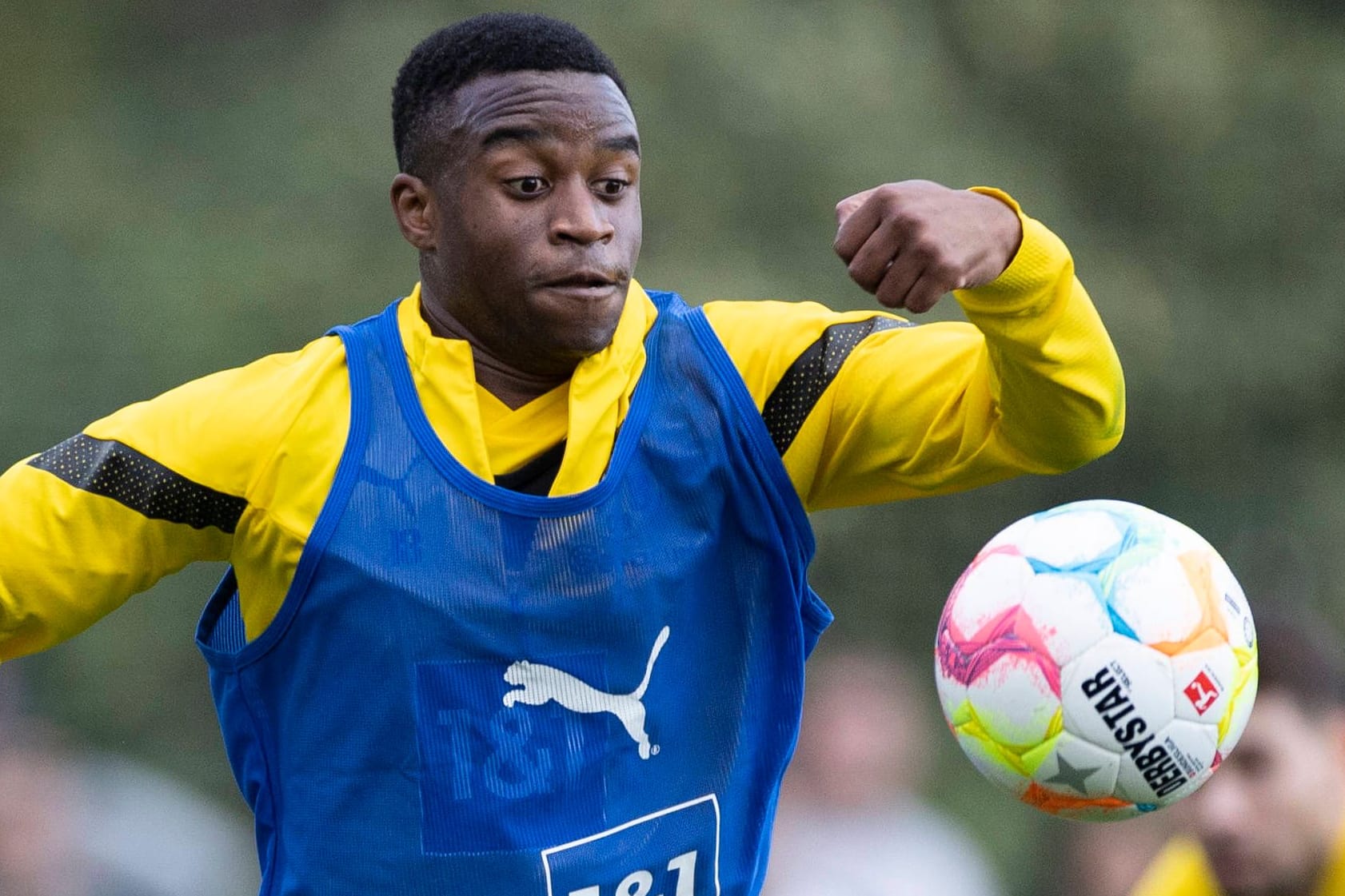 Youssoufa Moukoko beim BVB-Training: Der 18-Jährige gilt als Top-Talent.