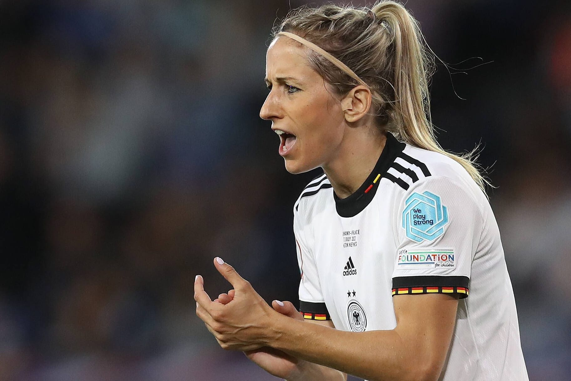 Kathrin Hendrich: Die Nationalspielerin befürwortet gemischte Teams.