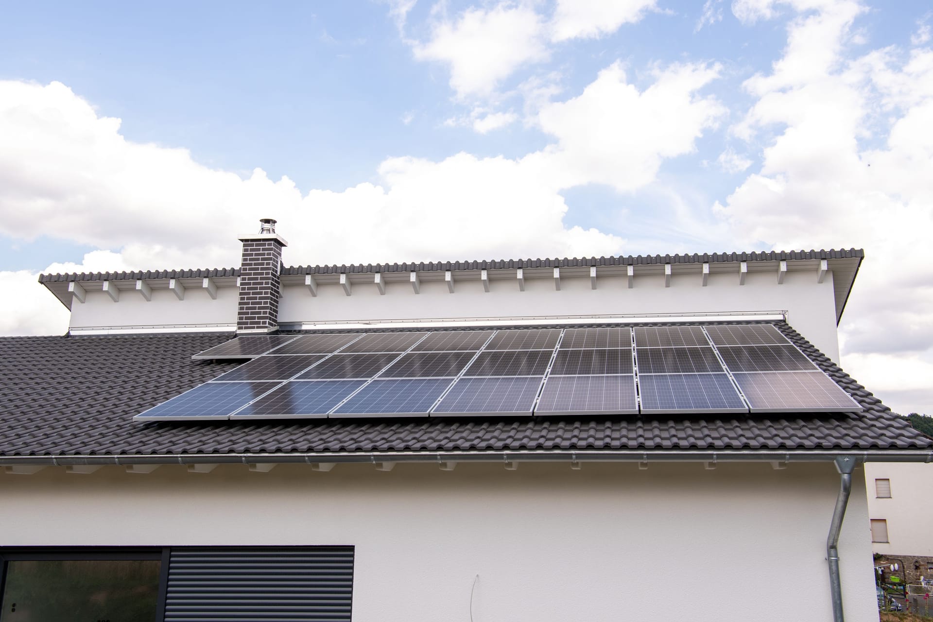 Eine Photovoltaikanlage auf dem eigenen Dach: Strom selbst erzeugen zu können wird immer beliebter.