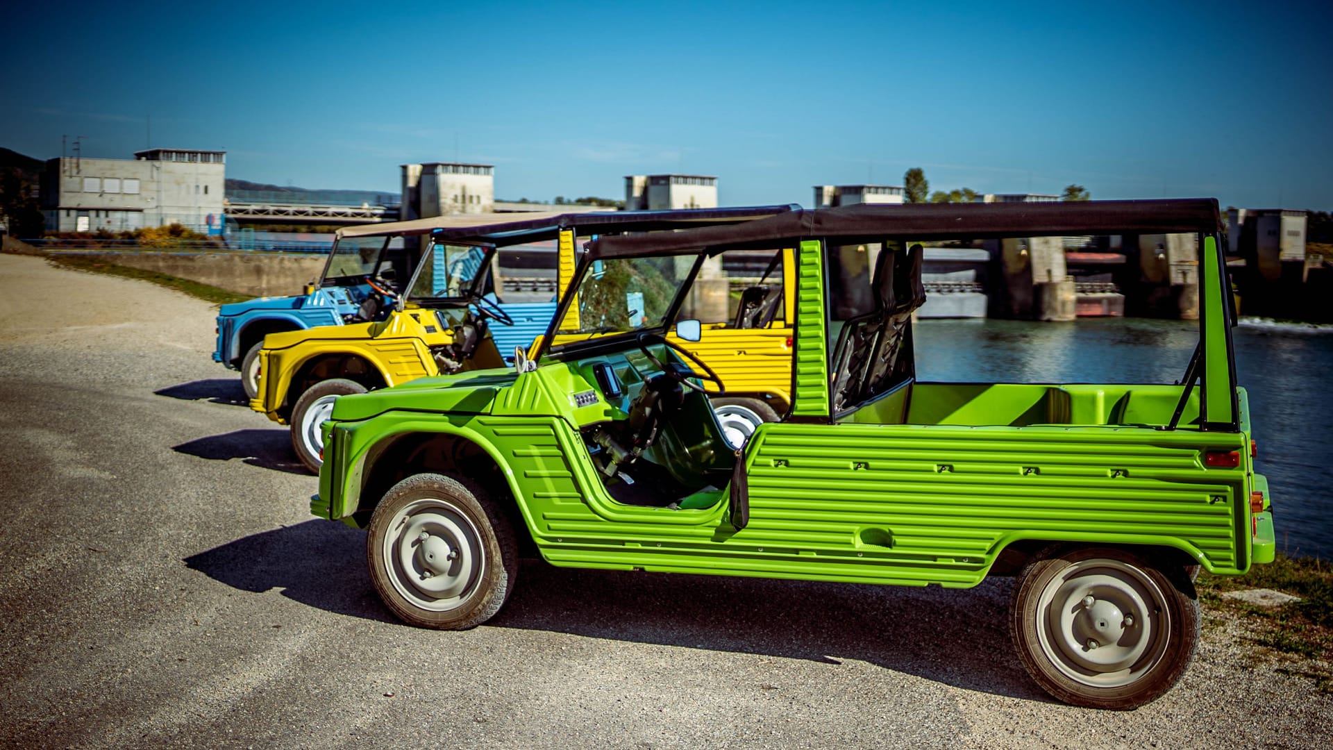 Gut getroffen: Der Nachbau sieht dem Original-Auto aus den 60er-Jahren ziemlich ähnlich.