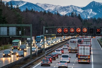 Autobahn in München-Salzburg: Über ein mögliches Tempolimit wird hierzulande immer wieder debattiert.