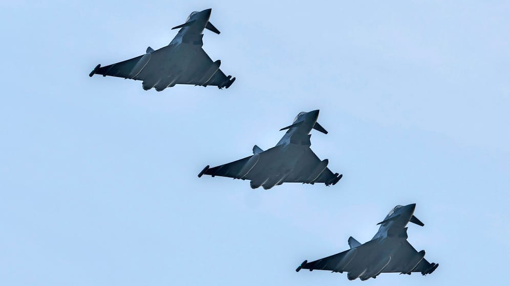 Kampfjets im Flug (Symbolfoto): Laut Luftwaffe handele es sich um eine "rein defensiv ausgerichtete Übung".