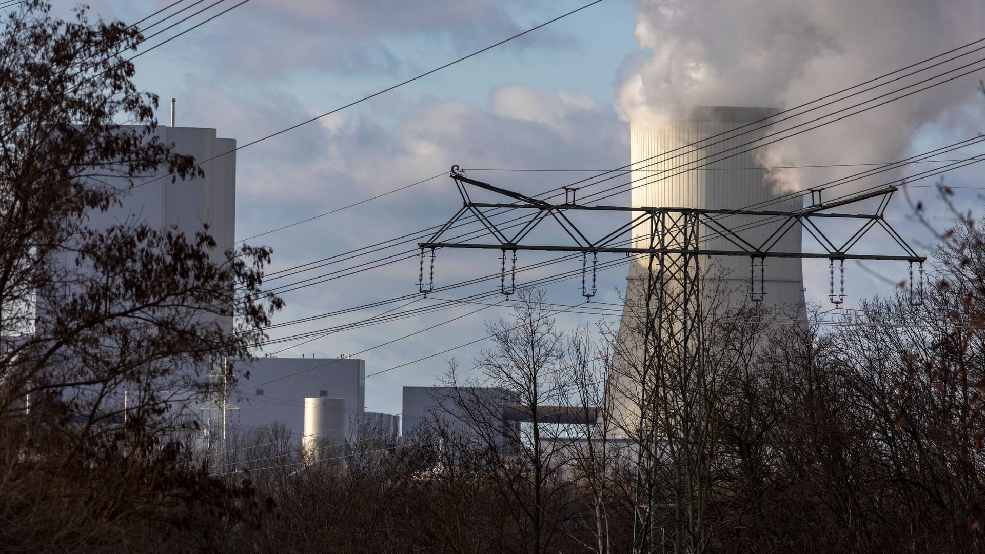 Kohlekraftwerk Lippendorf bei Leipzig: Energie wurde im vergangenen Jahr wieder verstärkt aus Kohle erzeugt.