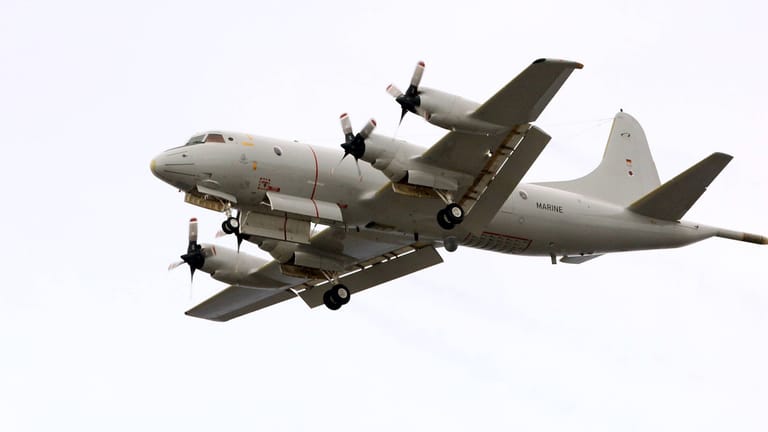 Ein Seefernaufklaerer Lockheed P-3C Orion der Marine: Ein solches Modell wurde am Montag vom russischen Luftraum weg "eskortiert".