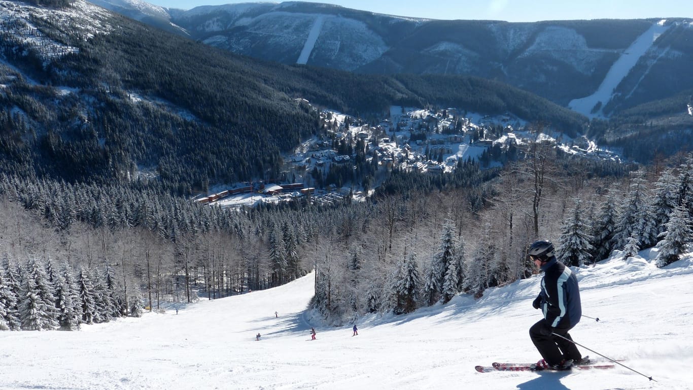 Ski-Urlaub: Wer dabei sparen will, kann tschechische Skigebiete wie Spindlermühle ins Auge fassen.