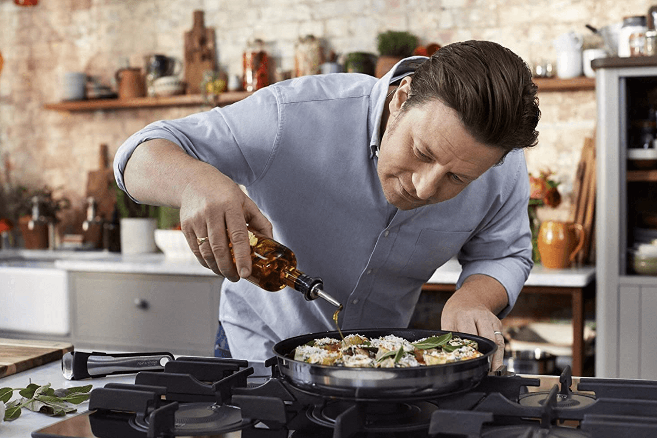 Deal-Highlight: Das beliebten Pfannenset von Tefal Jamie Oliver ist bei Amazon momentan besonders günstig erhältlich.