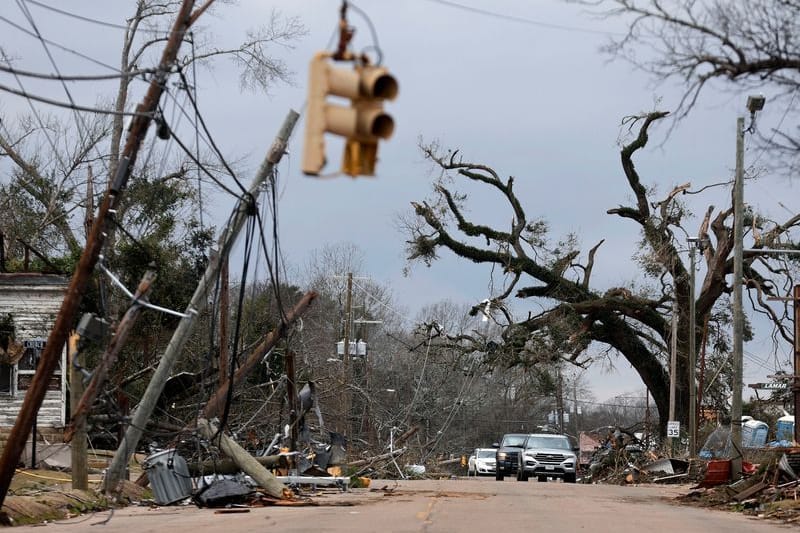 Umgestürzte Bäume und Stromleitungen in Selma, Alabama: Das Klima in den USA wird immer extremer und gefährlicher.