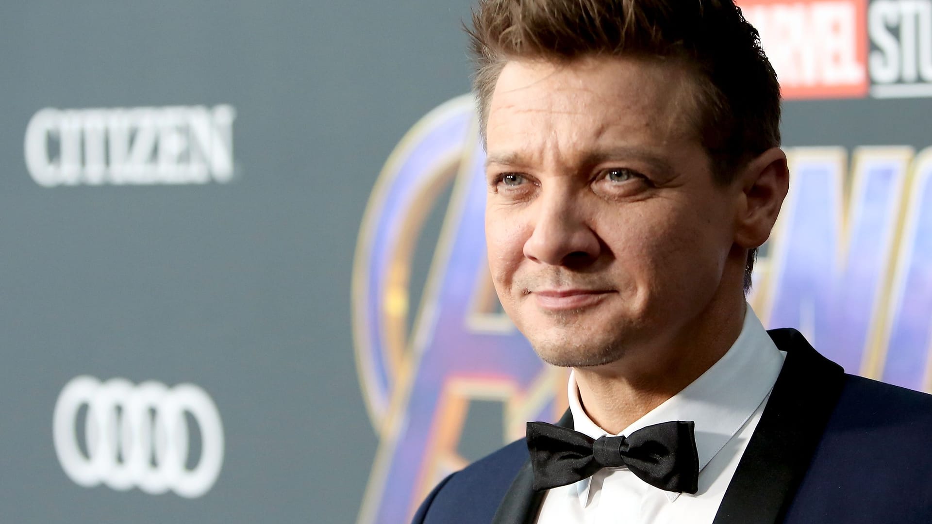 Jeremy Renner: Der Schauspieler hatte einen schweren Unfall.