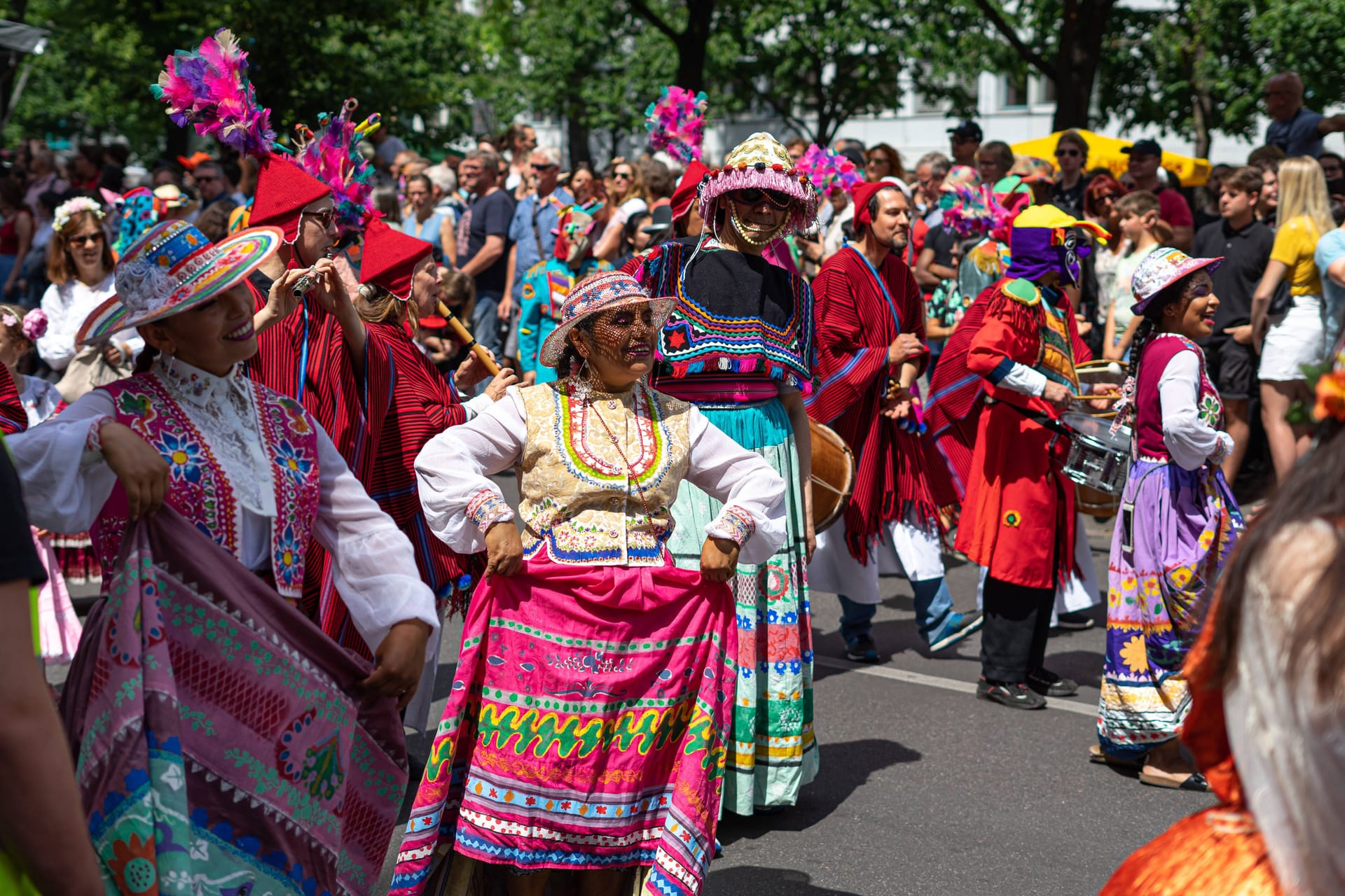 Karneval der Kulturen in Berlin (Archivbild): Nach drei Jahren Pause startet der Karneval dieses Jahr wieder mit großer Parade.