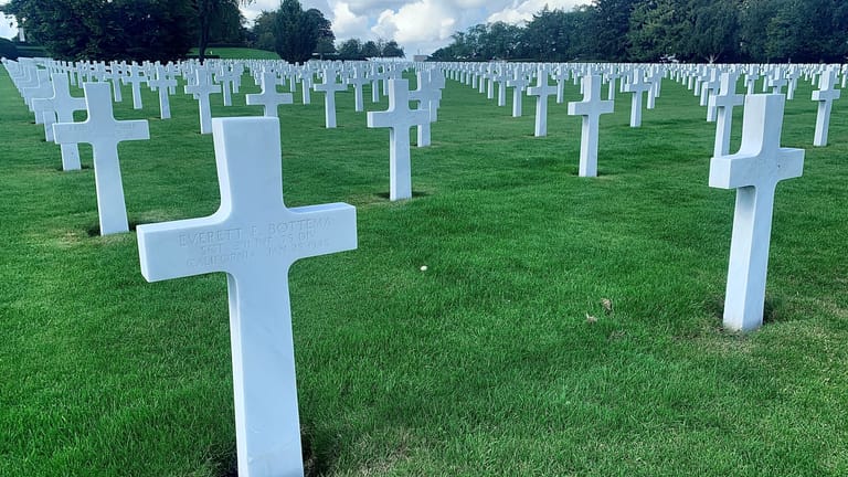 Auf dem Soldatenfriedhof Henri-Chapelle sind knapp 8.000 gefallene Amerikaner begraben.