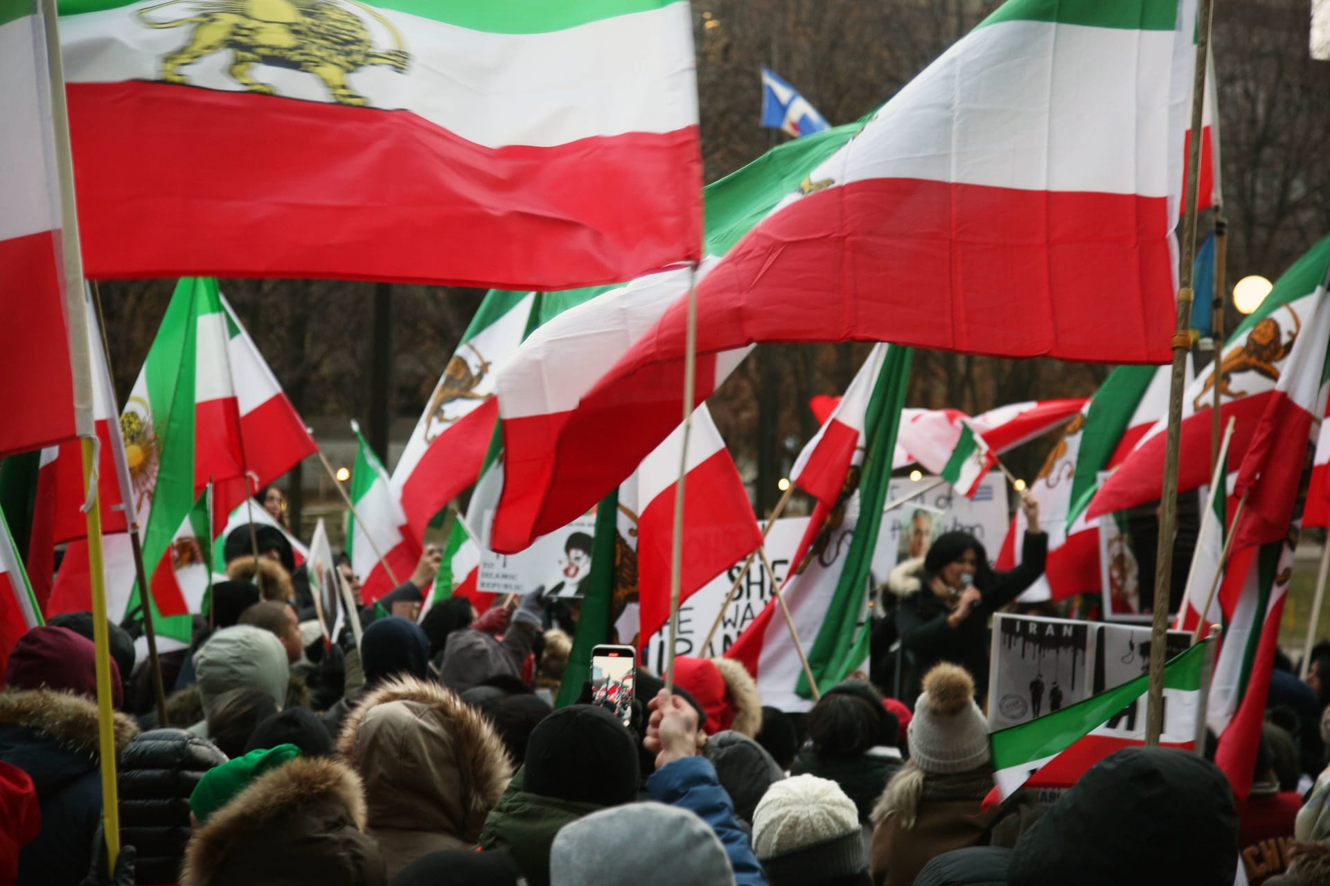 Proteste gegen das iranische Regime (Archivbild): Ein Paar wurde zu einer langen Haftstrafe verurteilt – wegen eines Tanzvideos.