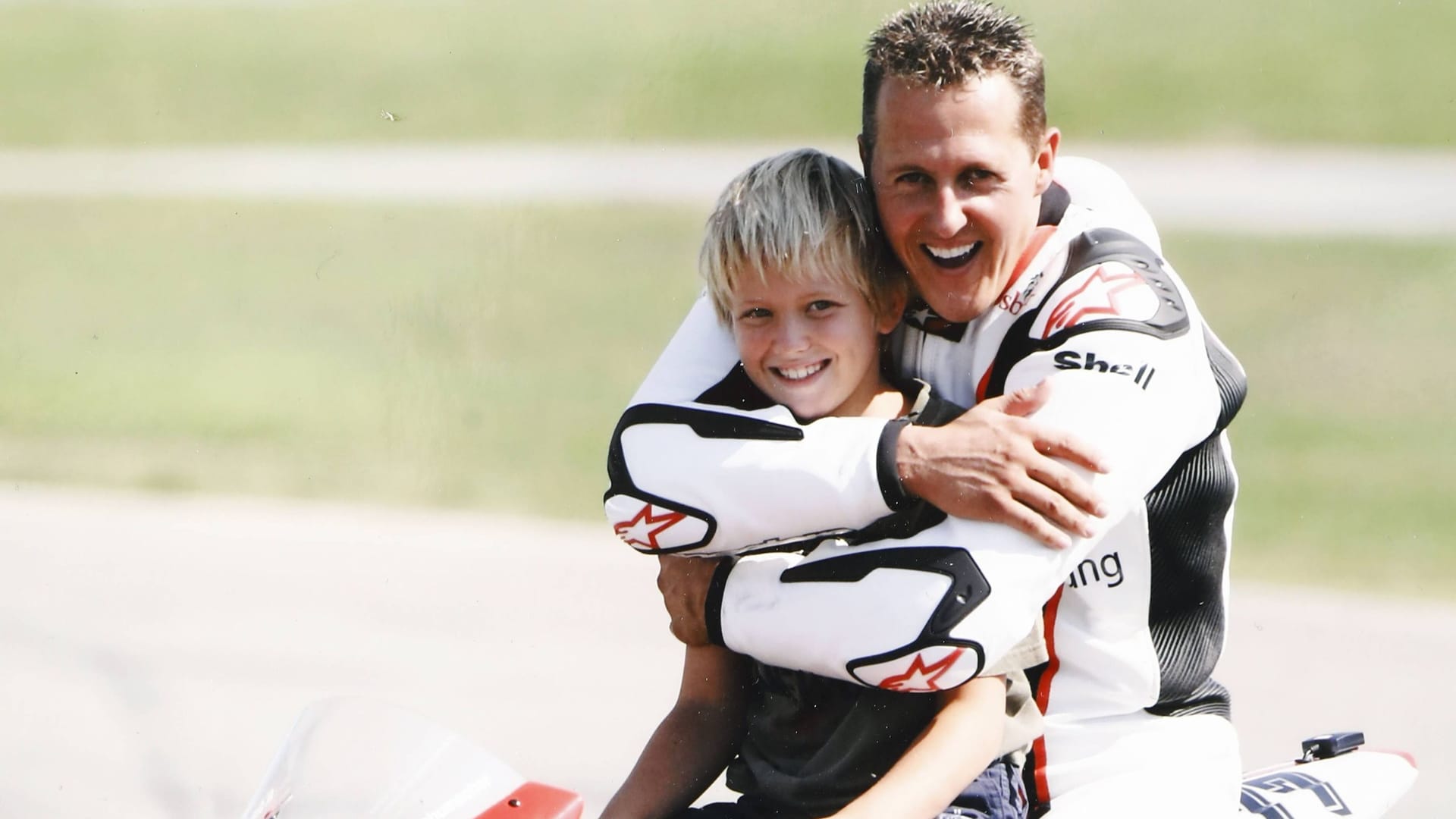 Michael und Mick Schumacher (l.): Die beiden im Jahr 2008. Michael und Mick Schumacher (l.): Die beiden im Jahr 2008.