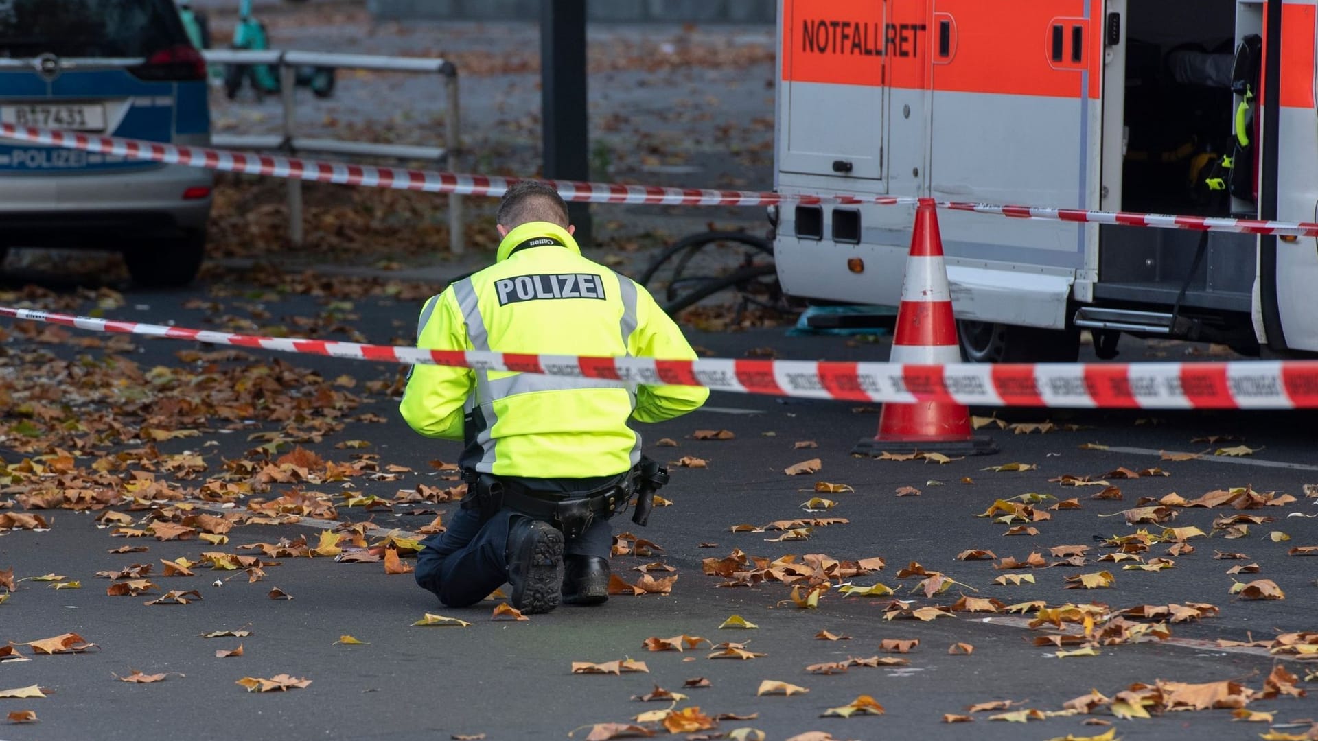 Radfahrerin bei Unfall lebensgefährlich verletzt