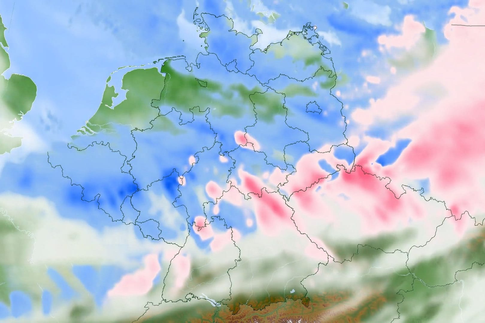 Wetterumschwung am Wochenende: Die Wetterkarten zeigen, wo es kräftig regnet und schneit.