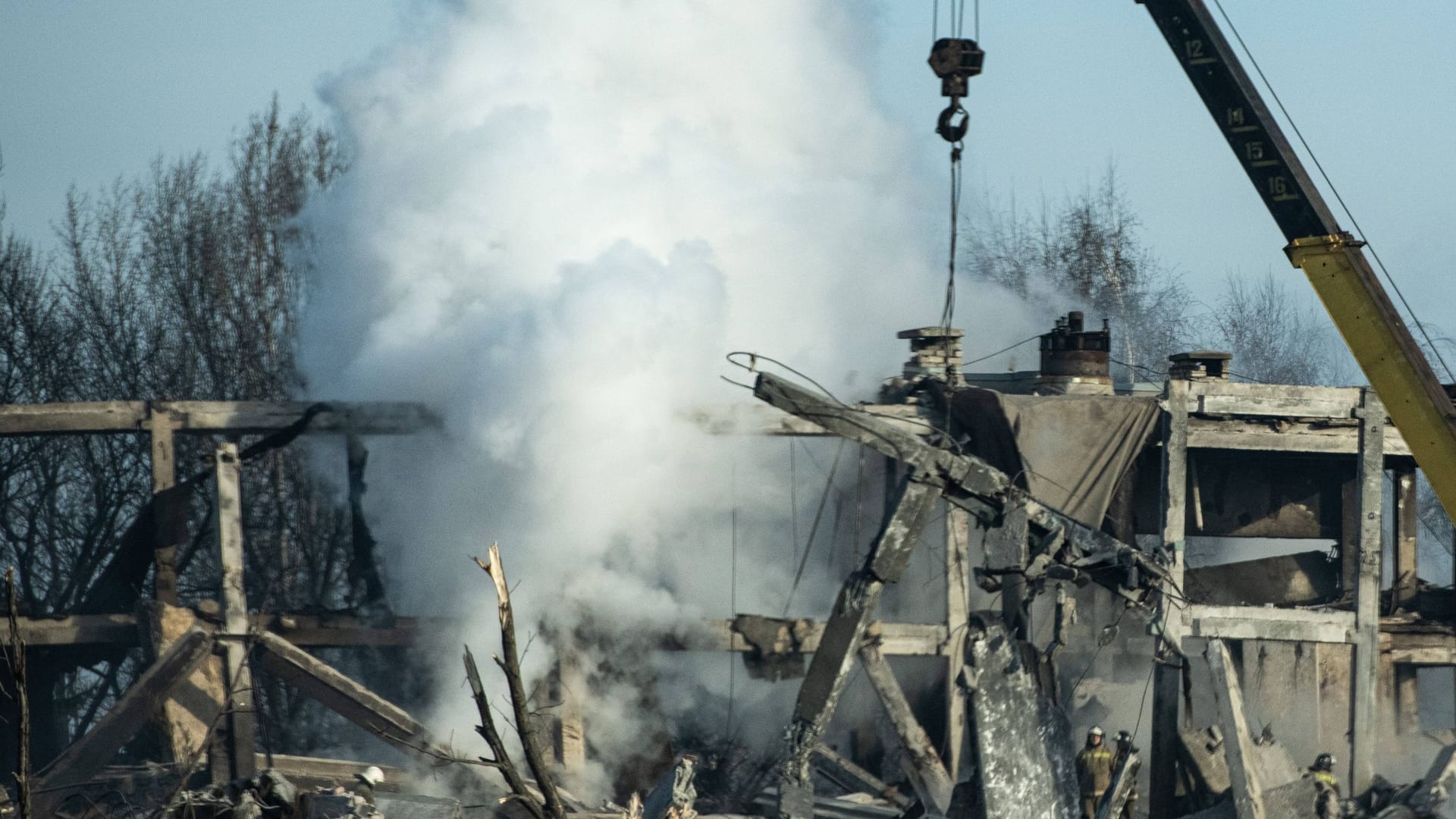 Zerstörung in Makijiwka: Ukrainische Streitkräfte haben in der Nacht vom 31. Dezember auf den 1. Januar die Stadt Makijiwka angegriffen.