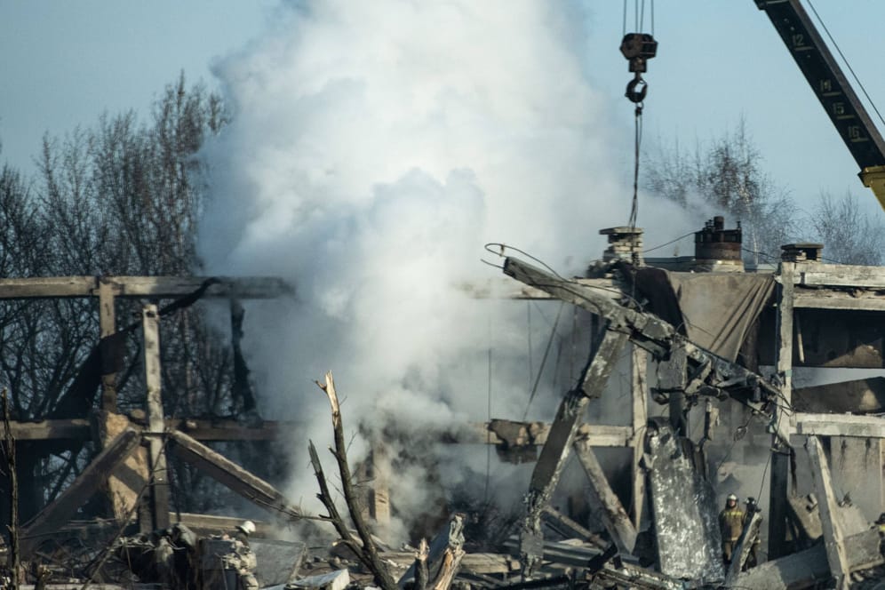 Zerstörung in Makijiwka: Ukrainische Streitkräfte haben in der Nacht vom 31. Dezember auf den 1. Januar die Stadt Makijiwka angegriffen.