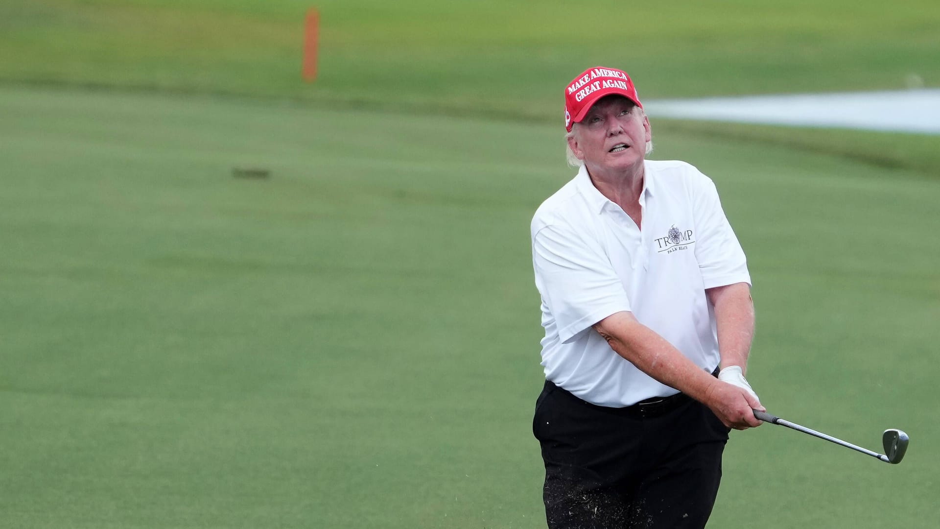 Der ehemalige US-Präsident Donald Trump spielt gern Golf (Archivbild): Mit einem "Kniff" hat er sich zum Sieger eines Turniers erklärt, bei dem er eigentlich im Rückstand lag.