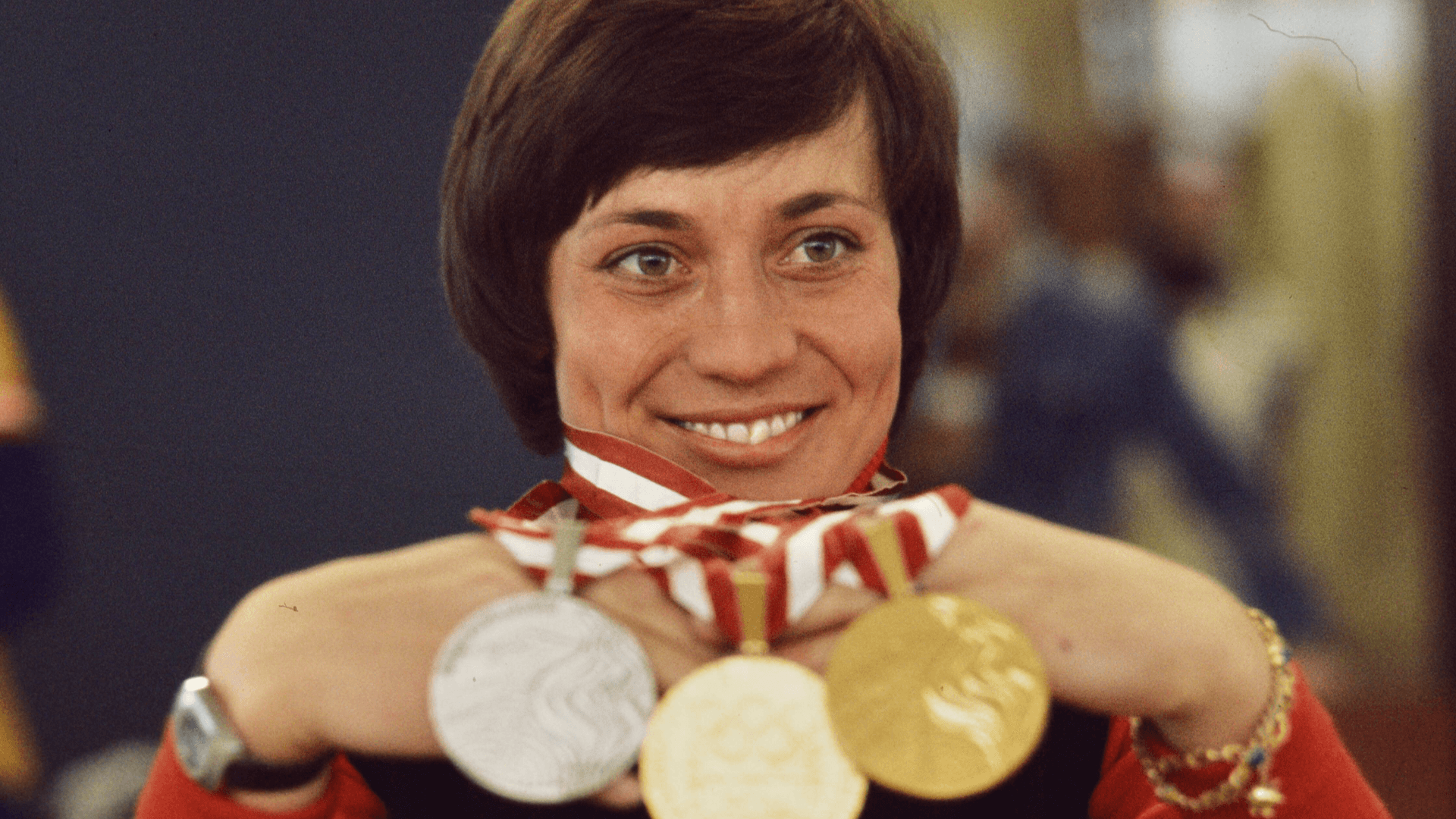 Rosi Mittermaier mit drei Olympiamedaillen