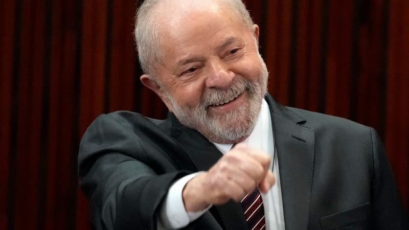 Neuer Präsident Brasiliens und Zielscheibe für Vorgänger Bolsonaro: Luiz Inacío Lula da Silva musste seinen feierlichen Amtseid im Schatten von Bolsonaros jüngstem Seitenhieb ablegen.